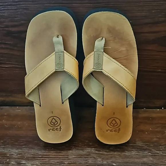 Reef sandals - Picture 2 of 3